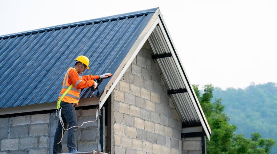 Professional residential roofers in Alburnett, IA